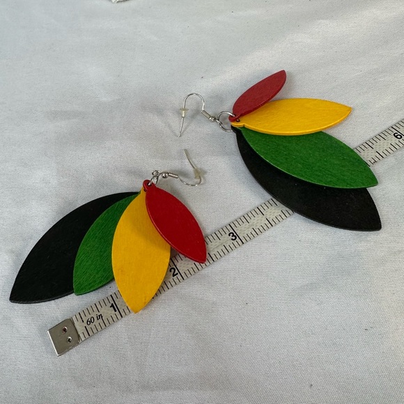 Island vibe colorful wooden earrings - Picture 3 of 5